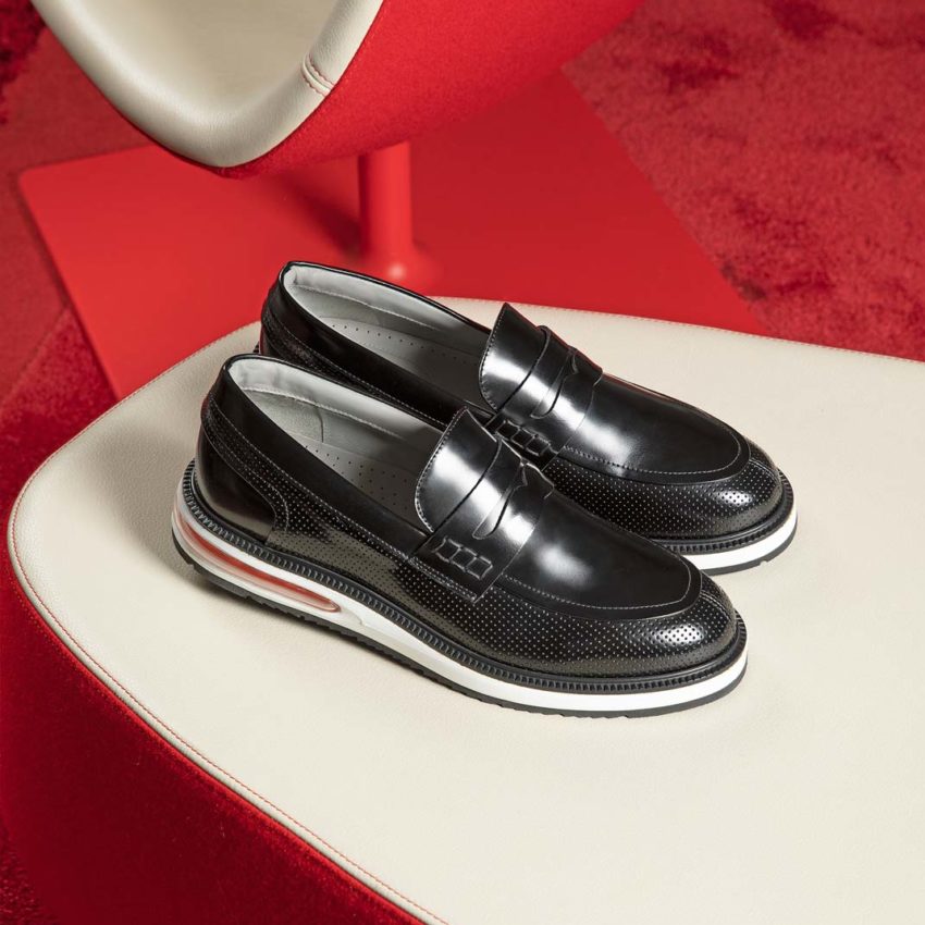 Air Moccasin Black Leather Barleycorn