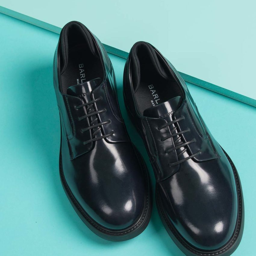 sleek_blue_leather_01